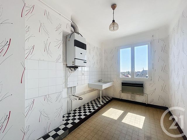 Appartement F3 à vendre - 3 pièces - 60.5 m2 - ST POURCAIN SUR SIOULE - 03 - AUVERGNE - Century 21 Lefèbvre Immobilier