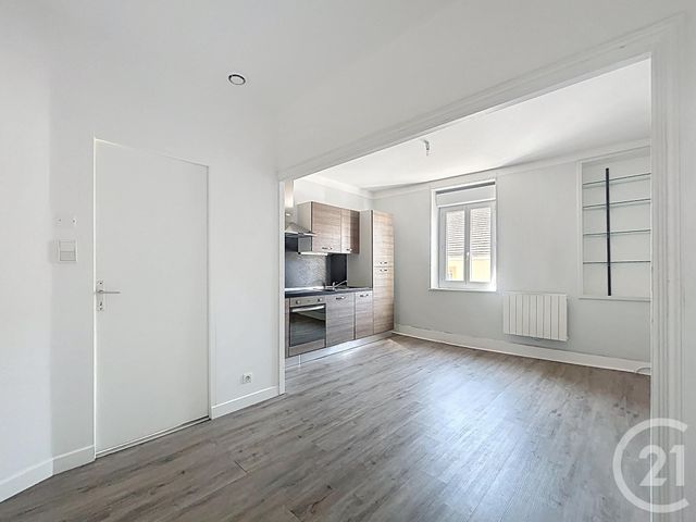 Appartement F2 à louer - 2 pièces - 34.0 m2 - ST POURCAIN SUR SIOULE - 03 - AUVERGNE - Century 21 Lefèbvre Immobilier
