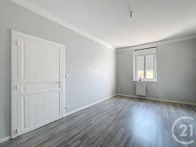 Appartement F2 à louer - 2 pièces - 34.0 m2 - ST POURCAIN SUR SIOULE - 03 - AUVERGNE - Century 21 Lefèbvre Immobilier