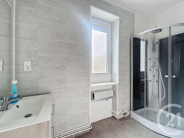 Appartement F2 à louer - 2 pièces - 34.0 m2 - ST POURCAIN SUR SIOULE - 03 - AUVERGNE - Century 21 Lefèbvre Immobilier