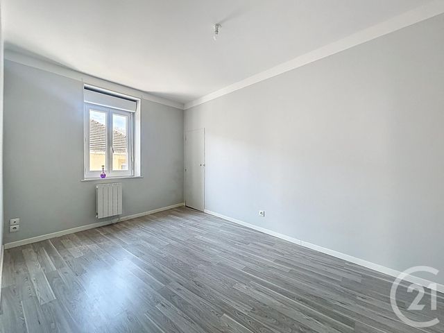 Appartement F2 à louer - 2 pièces - 34.0 m2 - ST POURCAIN SUR SIOULE - 03 - AUVERGNE - Century 21 Lefèbvre Immobilier
