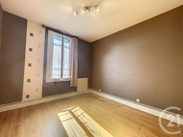 Appartement F3 à louer - 3 pièces - 60.0 m2 - ST POURCAIN SUR SIOULE - 03 - AUVERGNE - Century 21 Lefèbvre Immobilier