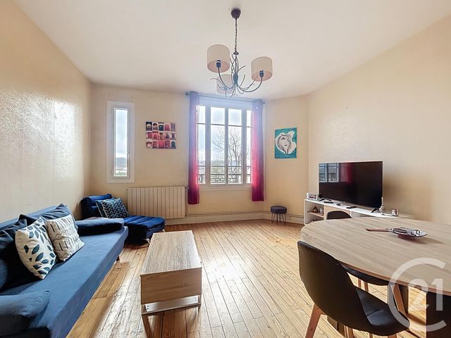 Appartement F3 à louer - 3 pièces - 60.0 m2 - ST POURCAIN SUR SIOULE - 03 - AUVERGNE - Century 21 Lefèbvre Immobilier