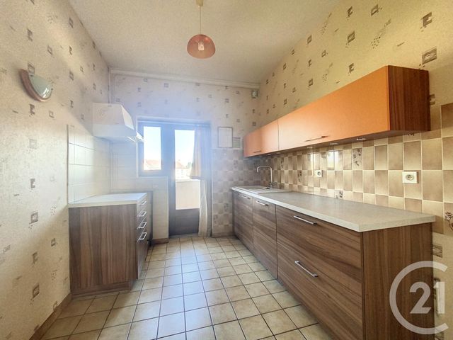 Appartement F3 à louer - 3 pièces - 60.0 m2 - ST POURCAIN SUR SIOULE - 03 - AUVERGNE - Century 21 Lefèbvre Immobilier