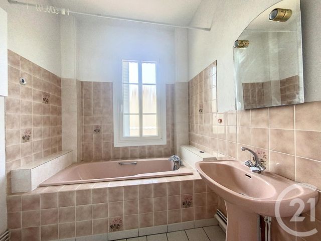 Appartement F3 à louer - 3 pièces - 60.0 m2 - ST POURCAIN SUR SIOULE - 03 - AUVERGNE - Century 21 Lefèbvre Immobilier