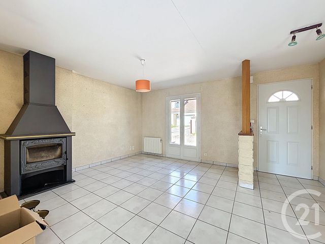 maison à louer - 3 pièces - 84.62 m2 - CHAREIL CINTRAT - 03 - AUVERGNE - Century 21 Lefèbvre Immobilier