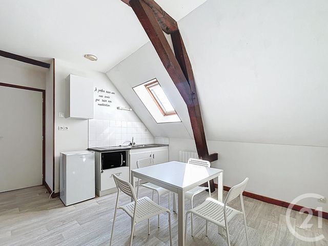 Appartement Studio à louer - 1 pièce - 29.0 m2 - ST POURCAIN SUR SIOULE - 03 - AUVERGNE - Century 21 Lefèbvre Immobilier