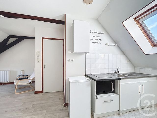 Appartement Studio à louer - 1 pièce - 29.0 m2 - ST POURCAIN SUR SIOULE - 03 - AUVERGNE - Century 21 Lefèbvre Immobilier