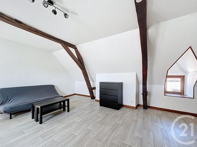Appartement Studio à louer - 1 pièce - 29.0 m2 - ST POURCAIN SUR SIOULE - 03 - AUVERGNE - Century 21 Lefèbvre Immobilier