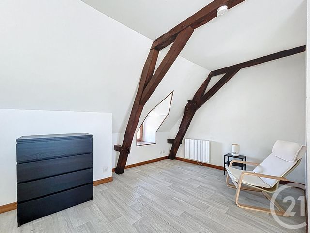 Appartement Studio à louer - 1 pièce - 29.0 m2 - ST POURCAIN SUR SIOULE - 03 - AUVERGNE - Century 21 Lefèbvre Immobilier
