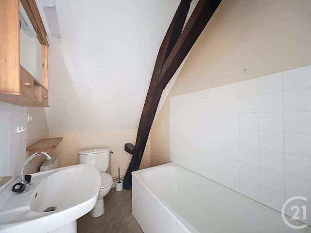 Appartement Studio à louer - 1 pièce - 29.0 m2 - ST POURCAIN SUR SIOULE - 03 - AUVERGNE - Century 21 Lefèbvre Immobilier