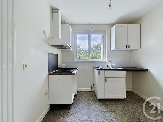 maison à louer - 6 pièces - 101.47 m2 - ST POURCAIN SUR SIOULE - 03 - AUVERGNE - Century 21 Lefèbvre Immobilier