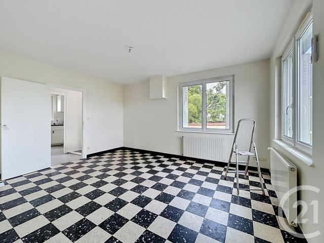 maison à louer - 6 pièces - 101.47 m2 - ST POURCAIN SUR SIOULE - 03 - AUVERGNE - Century 21 Lefèbvre Immobilier