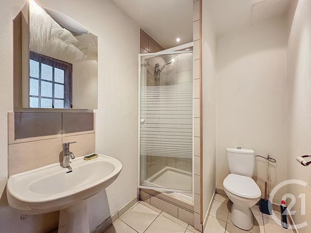 Appartement F1 à louer - 1 pièce - 25.0 m2 - ST POURCAIN SUR SIOULE - 03 - AUVERGNE - Century 21 Lefèbvre Immobilier