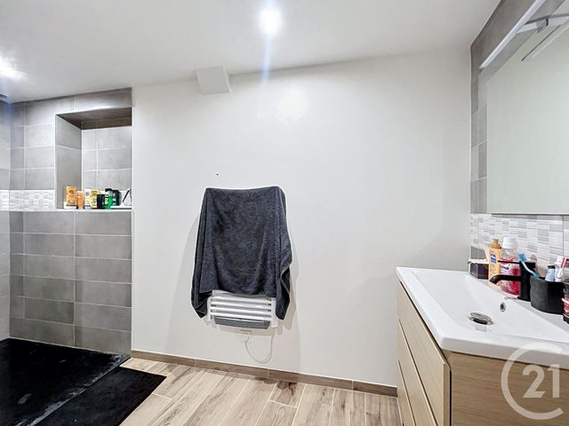 Appartement F2 bis à louer - 2 pièces - 60.0 m2 - ST POURCAIN SUR SIOULE - 03 - AUVERGNE - Century 21 Lefèbvre Immobilier