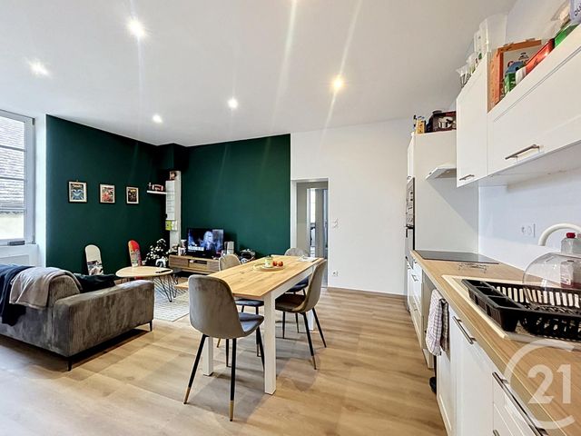 Appartement F2 bis à louer - 2 pièces - 60.0 m2 - ST POURCAIN SUR SIOULE - 03 - AUVERGNE - Century 21 Lefèbvre Immobilier
