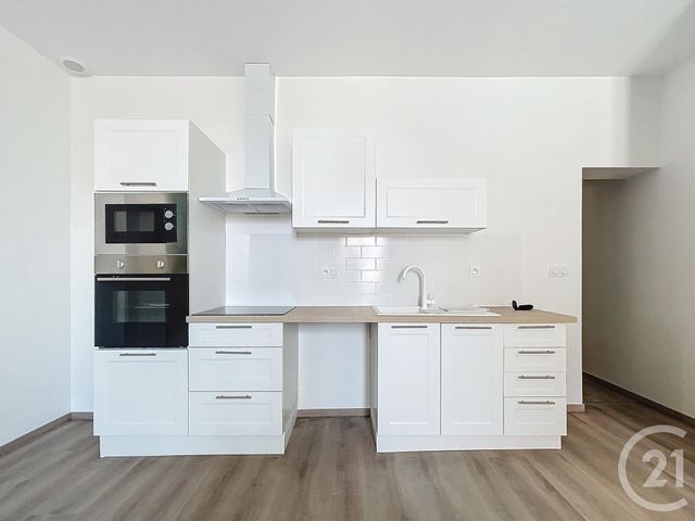 Appartement F2 bis à louer - 2 pièces - 60.0 m2 - ST POURCAIN SUR SIOULE - 03 - AUVERGNE - Century 21 Lefèbvre Immobilier
