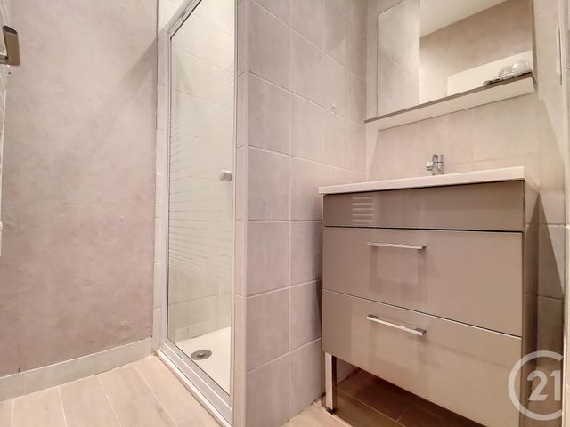 Appartement F2 à louer - 2 pièces - 44.6 m2 - VARENNES SUR ALLIER - 03 - AUVERGNE - Century 21 Lefèbvre Immobilier