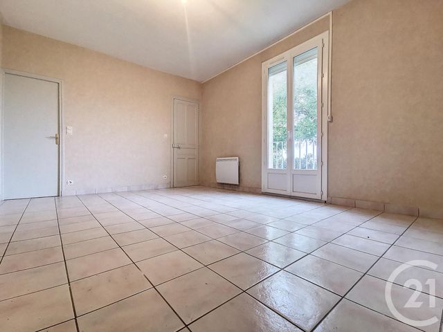 Appartement F2 à louer - 2 pièces - 44.6 m2 - VARENNES SUR ALLIER - 03 - AUVERGNE - Century 21 Lefèbvre Immobilier