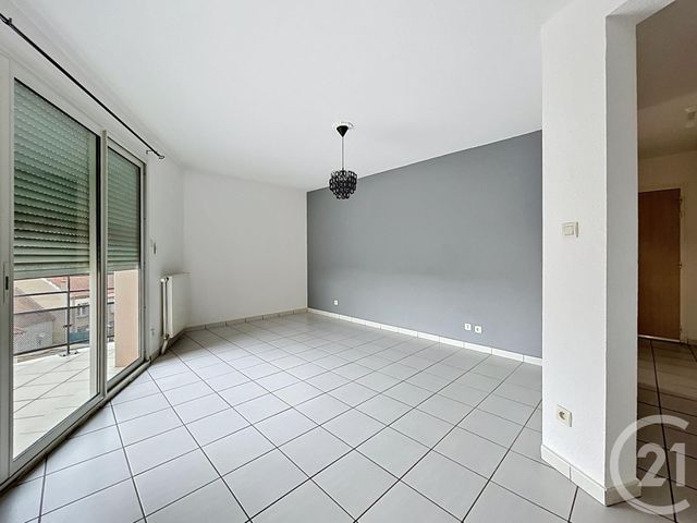 Appartement F4 à louer - 5 pièces - 116.0 m2 - ST POURCAIN SUR SIOULE - 03 - AUVERGNE - Century 21 Lefèbvre Immobilier