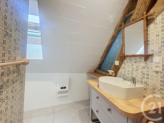 Appartement F2 bis à louer - 2 pièces - 56.15 m2 - VARENNES SUR ALLIER - 03 - AUVERGNE - Century 21 Lefèbvre Immobilier