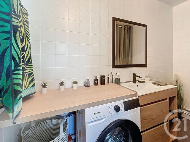 Appartement T1 à louer - 1 pièce - 32.9 m2 - VARENNES SUR ALLIER - 03 - AUVERGNE - Century 21 Lefèbvre Immobilier