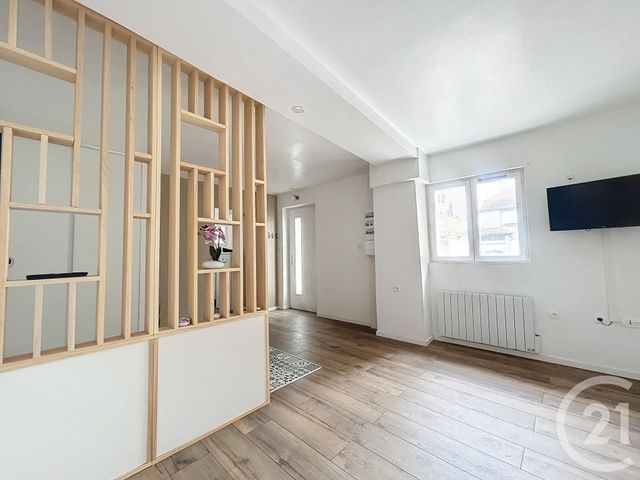 Appartement T1 à louer - 1 pièce - 32.9 m2 - VARENNES SUR ALLIER - 03 - AUVERGNE - Century 21 Lefèbvre Immobilier