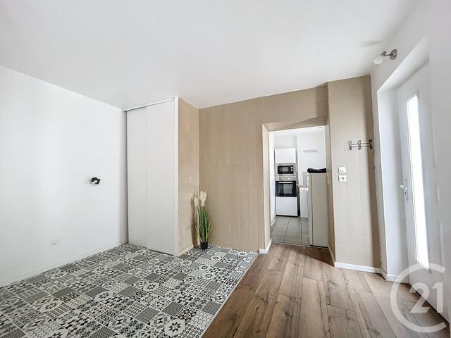 Appartement T1 à louer - 1 pièce - 32.9 m2 - VARENNES SUR ALLIER - 03 - AUVERGNE - Century 21 Lefèbvre Immobilier