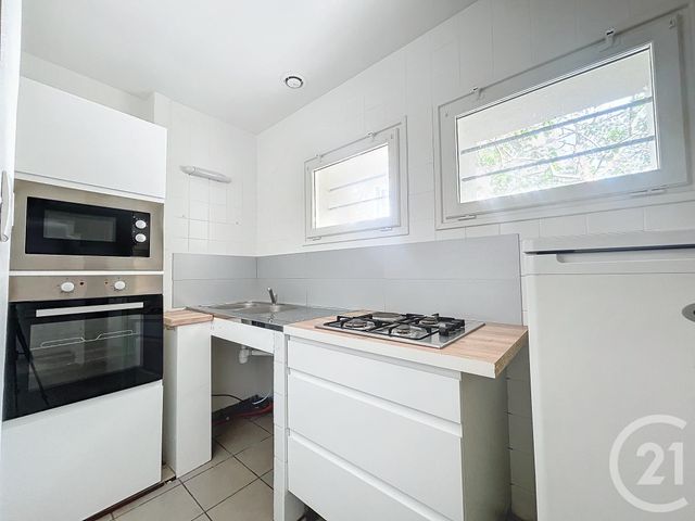 Appartement T1 à louer - 1 pièce - 32.9 m2 - VARENNES SUR ALLIER - 03 - AUVERGNE - Century 21 Lefèbvre Immobilier