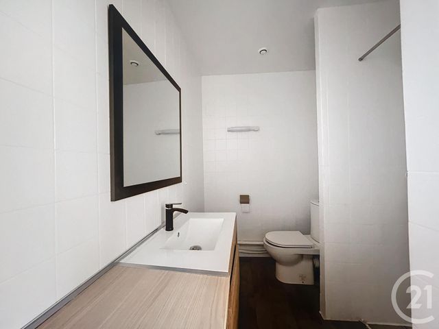 Appartement T1 à louer - 1 pièce - 32.9 m2 - VARENNES SUR ALLIER - 03 - AUVERGNE - Century 21 Lefèbvre Immobilier