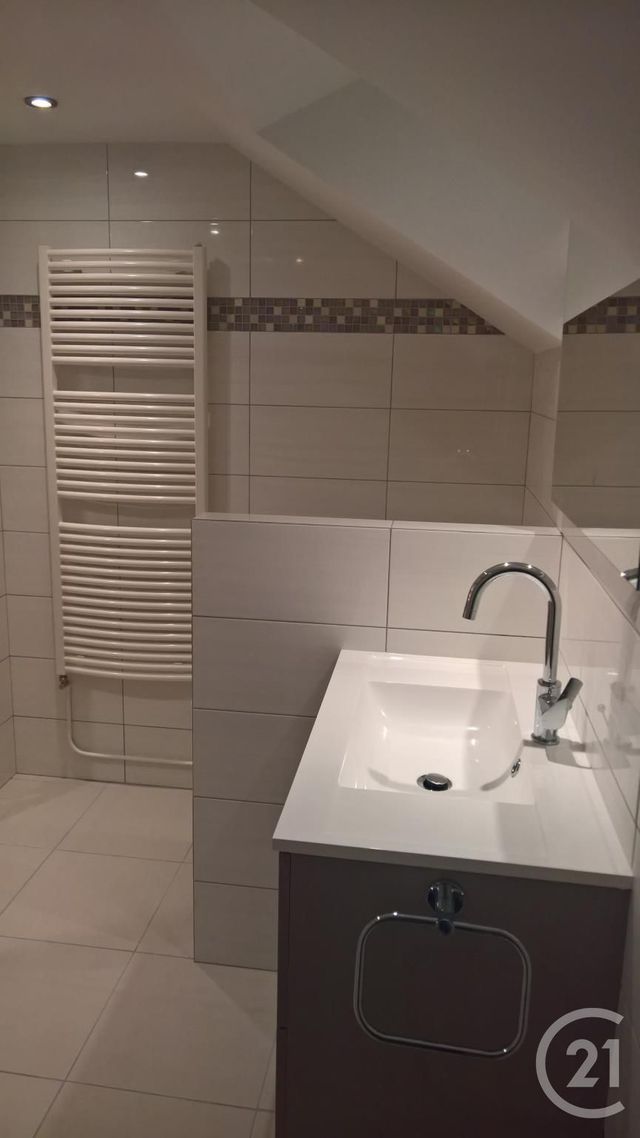 maison à louer - 3 pièces - 73.0 m2 - MONTAIGU LE BLIN - 03 - AUVERGNE - Century 21 Lefèbvre Immobilier