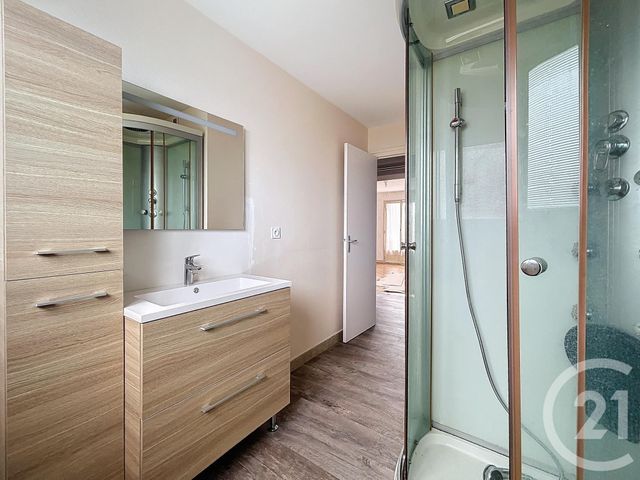 Appartement F3 à louer - 3 pièces - 81.24 m2 - VARENNES SUR ALLIER - 03 - AUVERGNE - Century 21 Lefèbvre Immobilier