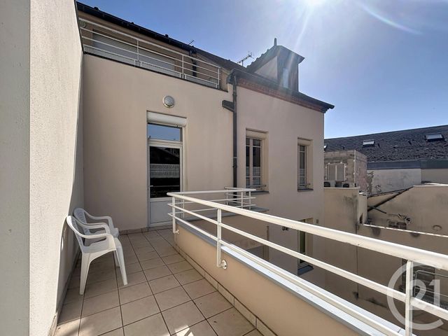 Appartement F4 à louer - 4 pièces - 110.16 m2 - ST POURCAIN SUR SIOULE - 03 - AUVERGNE - Century 21 Lefèbvre Immobilier