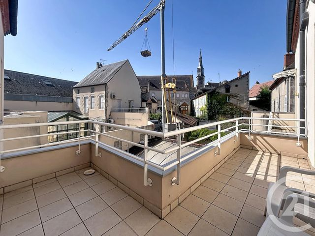 Appartement F4 à louer - 4 pièces - 110.16 m2 - ST POURCAIN SUR SIOULE - 03 - AUVERGNE - Century 21 Lefèbvre Immobilier