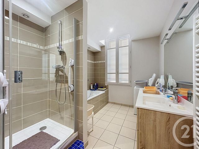 Appartement F4 à louer - 4 pièces - 110.16 m2 - ST POURCAIN SUR SIOULE - 03 - AUVERGNE - Century 21 Lefèbvre Immobilier