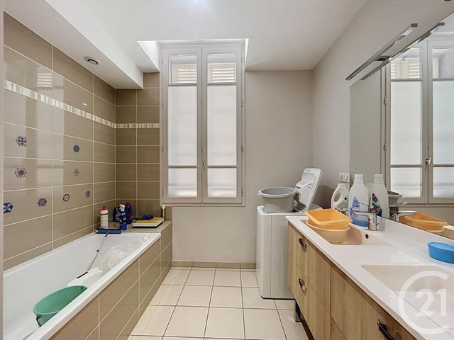 Appartement F4 à louer - 4 pièces - 110.16 m2 - ST POURCAIN SUR SIOULE - 03 - AUVERGNE - Century 21 Lefèbvre Immobilier