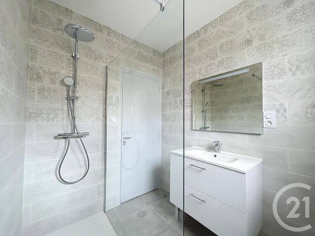 maison à louer - 5 pièces - 135.0 m2 - LA FERTE HAUTERIVE - 03 - AUVERGNE - Century 21 Lefèbvre Immobilier