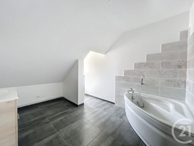 maison à louer - 5 pièces - 135.0 m2 - LA FERTE HAUTERIVE - 03 - AUVERGNE - Century 21 Lefèbvre Immobilier