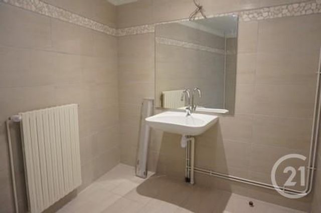 maison à louer - 3 pièces - 122.0 m2 - ST POURCAIN SUR SIOULE - 03 - AUVERGNE - Century 21 Lefèbvre Immobilier
