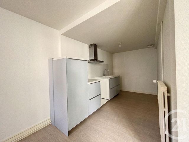 maison à louer - 3 pièces - 122.0 m2 - ST POURCAIN SUR SIOULE - 03 - AUVERGNE - Century 21 Lefèbvre Immobilier