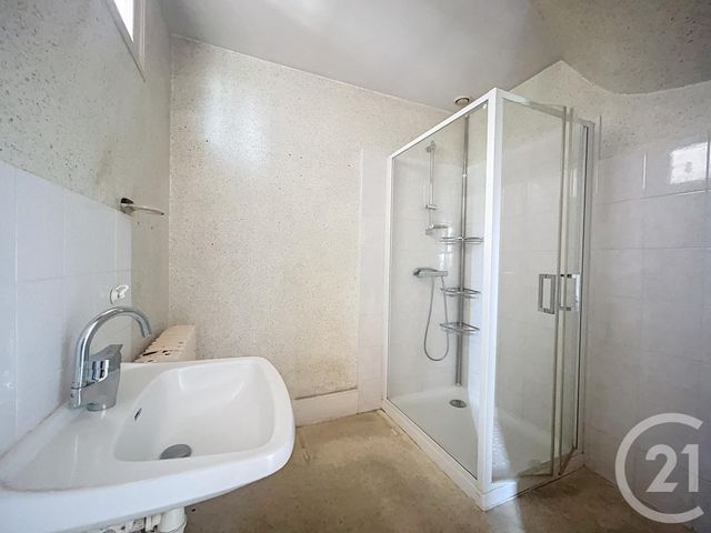 Appartement F3 à louer - 3 pièces - 75.57 m2 - VARENNES SUR ALLIER - 03 - AUVERGNE - Century 21 Lefèbvre Immobilier