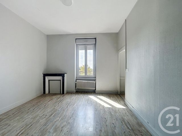 Appartement T4 à louer - 4 pièces - 80.0 m2 - VARENNES SUR ALLIER - 03 - AUVERGNE - Century 21 Lefèbvre Immobilier