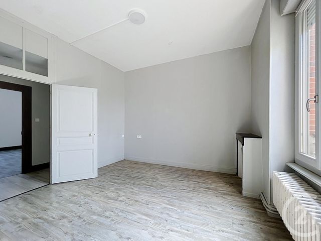 Appartement T4 à louer - 4 pièces - 80.0 m2 - VARENNES SUR ALLIER - 03 - AUVERGNE - Century 21 Lefèbvre Immobilier