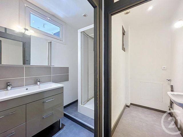Appartement T4 à louer - 4 pièces - 80.0 m2 - VARENNES SUR ALLIER - 03 - AUVERGNE - Century 21 Lefèbvre Immobilier