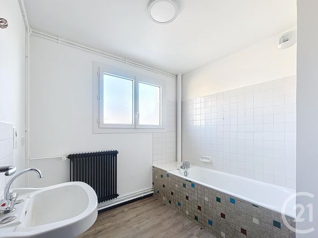 Appartement F3 à louer - 3 pièces - 75.34 m2 - VARENNES SUR ALLIER - 03 - AUVERGNE - Century 21 Lefèbvre Immobilier