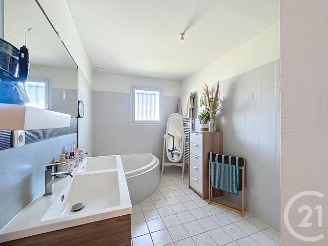 maison à louer - 5 pièces - 117.0 m2 - BRANSAT - 03 - AUVERGNE - Century 21 Lefèbvre Immobilier