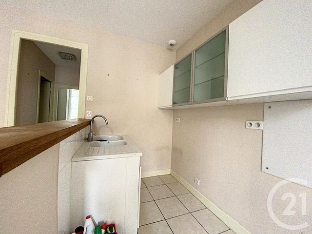 Appartement F2 à louer - 2 pièces - 35.77 m2 - ST POURCAIN SUR SIOULE - 03 - AUVERGNE - Century 21 Lefèbvre Immobilier