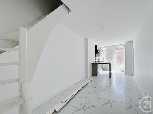maison à louer - 2 pièces - 34.0 m2 - ST POURCAIN SUR SIOULE - 03 - AUVERGNE - Century 21 Lefèbvre Immobilier