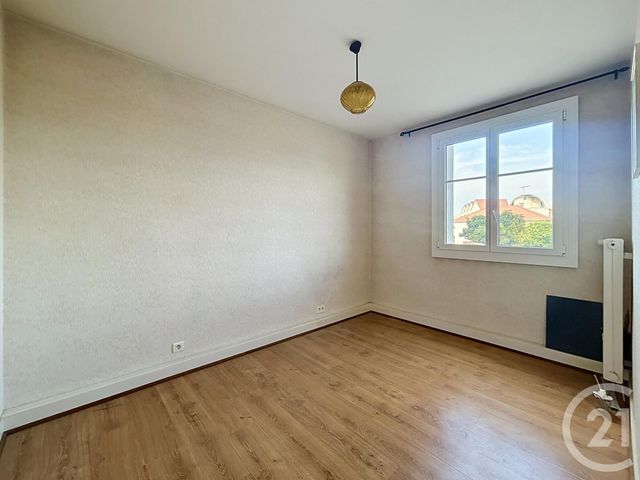 Appartement F4 à louer - 4 pièces - 66.48 m2 - ST POURCAIN SUR SIOULE - 03 - AUVERGNE - Century 21 Lefèbvre Immobilier