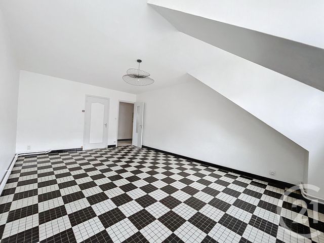 Appartement F3 à louer - 3 pièces - 91.0 m2 - ST POURCAIN SUR SIOULE - 03 - AUVERGNE - Century 21 Lefèbvre Immobilier